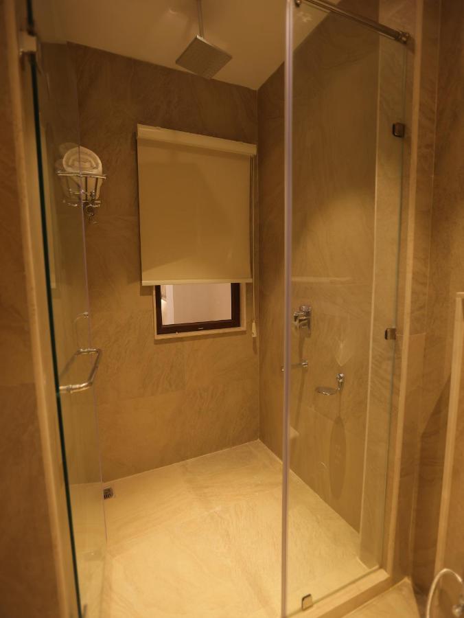Clarks Inn Express, دهرادون المظهر الخارجي الصورة